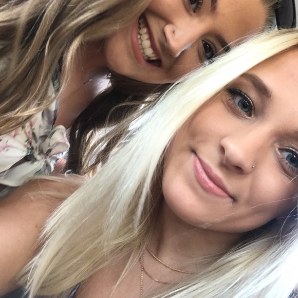 Meet your Posher, Isabella - Picture 2 of 2